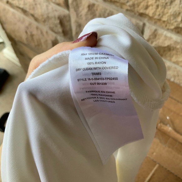 EQUIPMENT FEMME White V-Neck Long Sleeve Rayon Simple Shirt Women’s Size Small - Picture 15 of 15